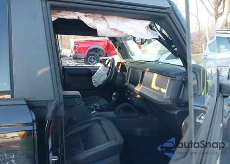 2025 Ford Bronco Outer Banks z USA, uszkodzony, nr VIN 1FMEE8BP3SLB01644